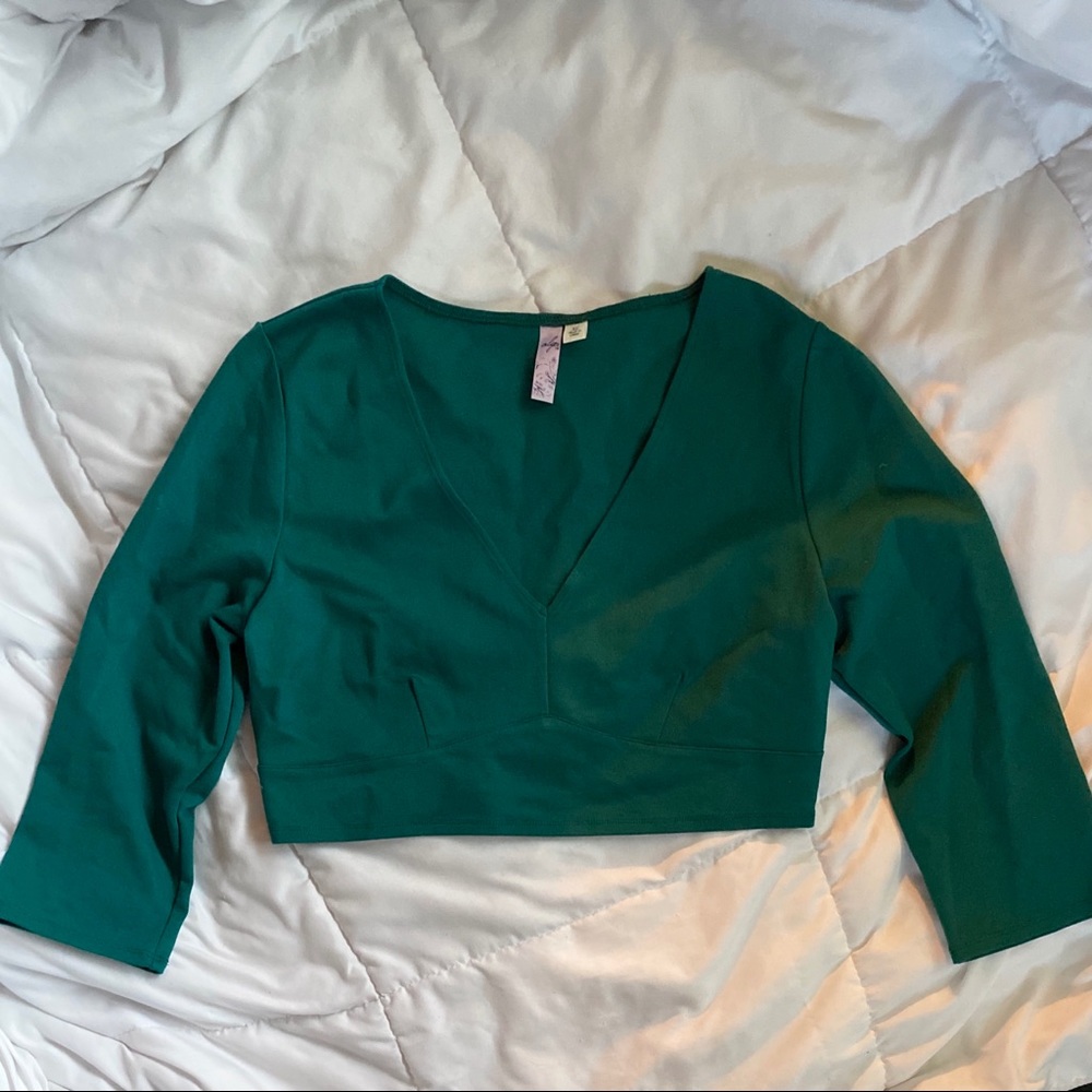 NWOT Green Cropped Top